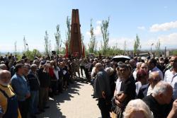 Նահատակների հիշատակման օրը Եռաբլուրում